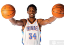 前NBA二号人物塔比特前往青岛男篮进行试训，但他之前没有接受其他球队的报价。