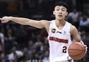 广东男篮续约五年B型合同。杰夫队已经完成了18名队员的注册。