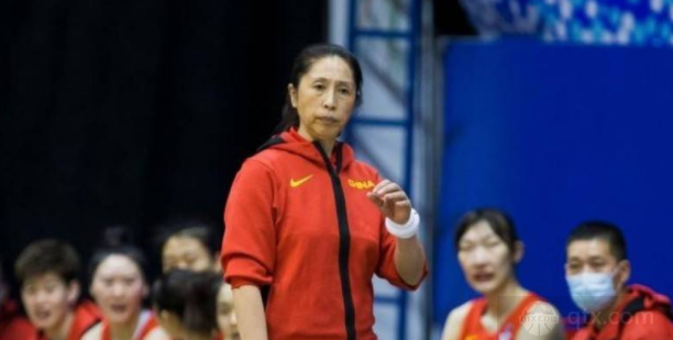 中国女篮主帅谈韩旭李月汝 她们给球队带来的很大的帮助