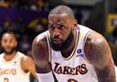 追梦人格林称赞詹姆斯是NBA历史上最伟大的门面球员。
