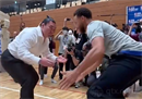库里已经抵达东京学习日本相扑，并将参加NBA季前赛。