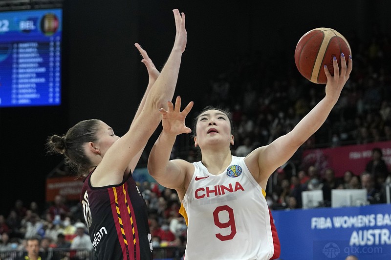 李梦因累积疲劳导致发烧 或无缘半决赛对阵澳大利亚女篮