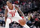 NBA季前赛鹈鹕129-125力克公牛锡安518天后首次亮相。