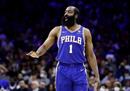 NBA季前赛76人113-112力克骑士恩比德哈登双双复出，率队取得连胜。