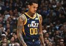 NBA季前赛马刺111-104力克爵士马克卡宁18分10篮板。