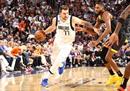 NBA最新战况孙107-105独行侠布克28分，丹西斯35分。