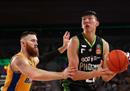 l墨尔本菲尼克斯NB常规赛89-88险胜布里斯班子弹，周琦6分2篮板。