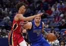 NBA鹈鹕113-111独行侠麦科勒姆14分11助攻，丹西斯37分。