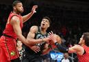 今天最新的NBA比赛:雄鹿123-115，老鹰字母34分17篮板，特雷杨42分。
