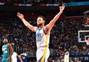 今日NBA最新战况勇士114-128活塞萨迪克贝28分，库里孔32分。