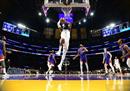 NBA湖人121-110掘金常规赛26分8助攻击败詹姆斯，23分15篮板击败戴维斯。