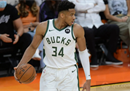 在首届NBA最佳防守球员榜单中，字母哥排名第一，斯马特紧随其后。