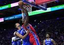 NBA 76人110-102雄鹿恩比德常规赛拿下32分11篮板。信哥孔25分，马西受伤退赛。