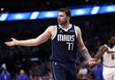 最新NBA战况掘金98-97独行侠海伦德29分，丹西斯22分9篮板8助攻。