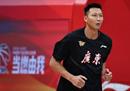 广东男篮捐100万领养华南虎易建联，希望球队像华南虎一样勇敢。
