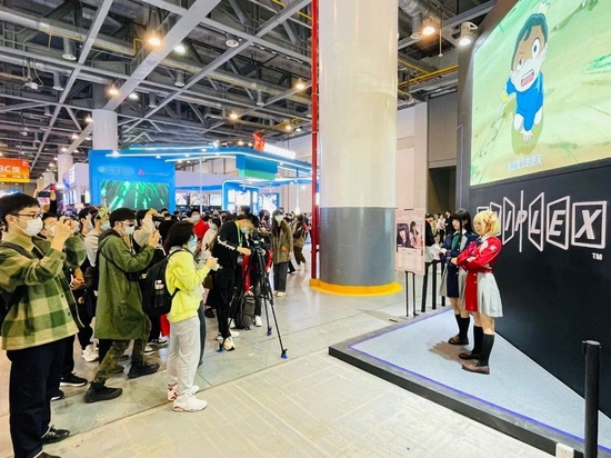 莉可丽丝COSER与观众现场互动