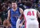NBA独行侠VS活塞全场视频回放海耶斯的两个关键三分帮助球队取得胜利。