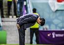 赛后，森保一向球迷鞠躬，日本队在点球大战中止步世界杯16强。