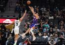 今天最新的NBA比赛，太阳133-95马刺布克20分8助攻，艾顿25分10篮板。