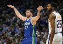 NBA战报独行侠130-111太阳丹西斯33分6板8助攻布克郁闷11分