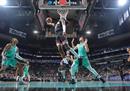 最新NBA比赛:马刺118-109火箭终结11连败:凯尔登约翰逊32分，史密斯23分新高。
