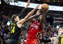 今日NBA最新情况爵士121-100鹈鹕马克卡宁19分11篮板锡安26分。