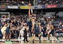 最新NBA比赛:步行者125-119勇士库里38分，从哈里伯顿退役得到29分6助攻。