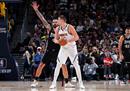 今日NBA最新情况掘金105-90灰熊约基奇13分13篮板13助攻莫兰特拿下35分。