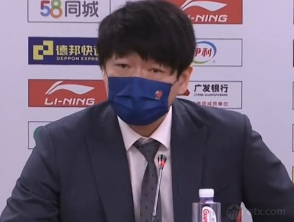 新疆男篮主教练邱彪