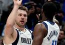 最新NBA战报独行侠111-106火箭丹西斯39分12篮板8助攻伍德21分7篮板。