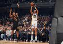 Nba勇士击败骑士库里克莱，普尔拿下32分。