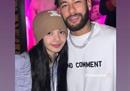 孙红宇与内马尔合影，内马尔转发让网友直呼次元壁碎。