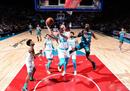 NBA活塞击败黄蜂艾维24 7鲍尔23 8 8 5。