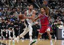 NBA今日战报活塞138-131马刺达勒姆30分17篮板博格达诺维奇32分。