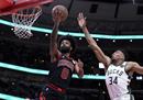NBA最新一场:公牛100-112雄鹿洛佩兹33分，武切维奇22分16板，兄弟受伤。