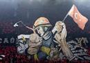 当地超级团队感谢全球救援巨头TIFO，包括中国国旗。