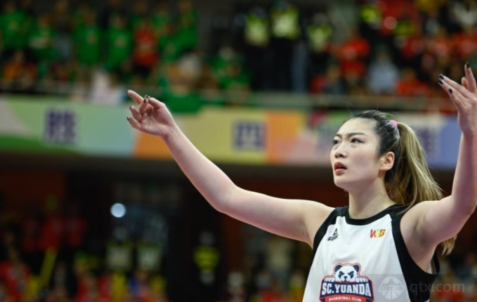 四川女篮当家球星李梦