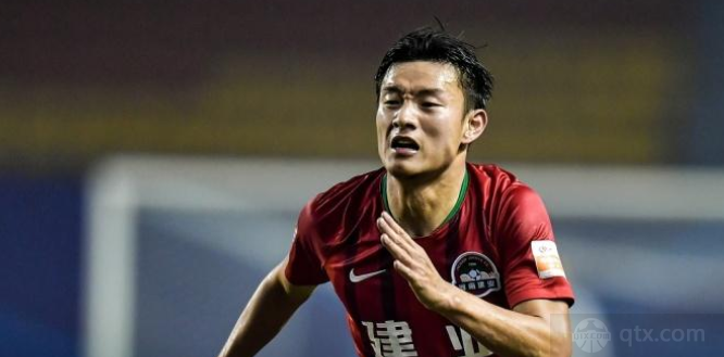钟晋宝加盟青岛海牛俱乐部