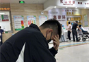 选手周鹏自曝感染猪流感，并拍下去医院治疗的照片。