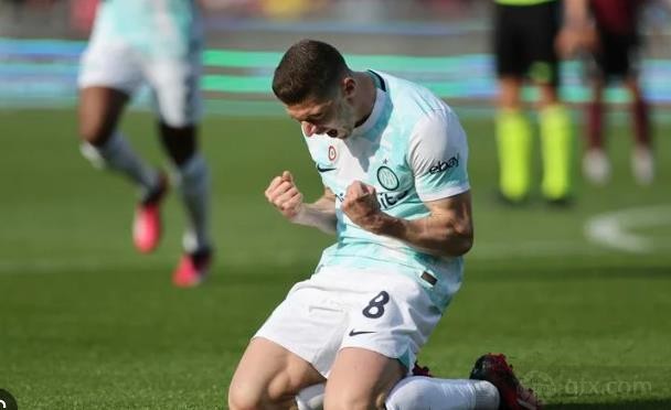 国际米兰0-0萨勒尼塔纳球员评分