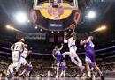 NBA今日战报湖人128-117爵士詹姆斯36分6篮板戴维斯16分13篮板。