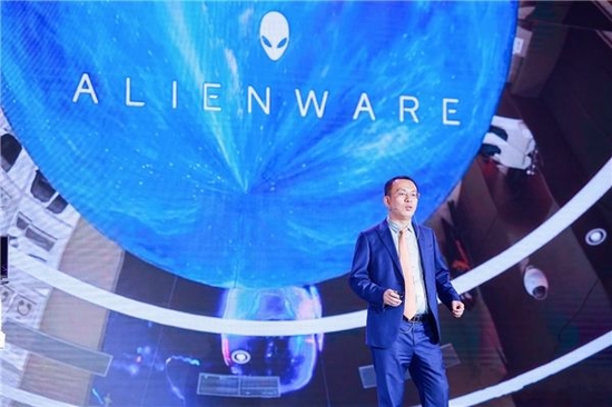 戴尔中国消费及小企业事业部零售总经理陈贻介绍“境界全开OPEN MINDS”ALIENWARE外星人全新家族 