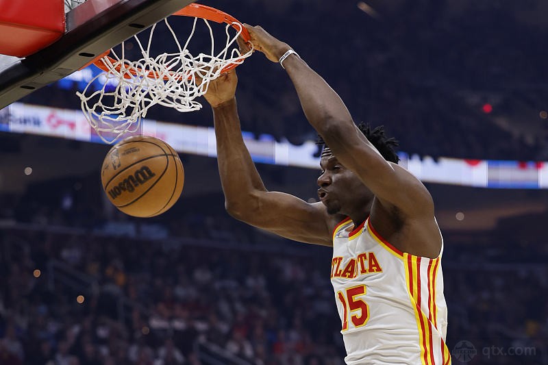 NBA常规赛老鹰121-113活塞