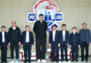 姚明参观青岛男篮基地，感谢青岛为中国篮球事业发展做出的贡献。