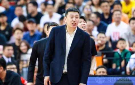 浙江男篮主教练王世龙