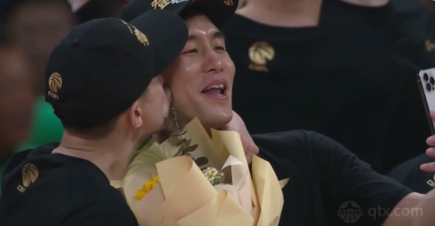 赵继伟亲吻郭艾伦