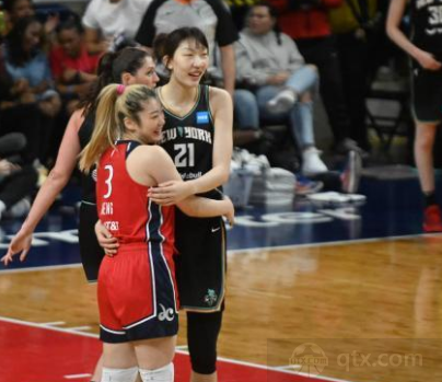 李梦韩旭上演WNBA中国德比