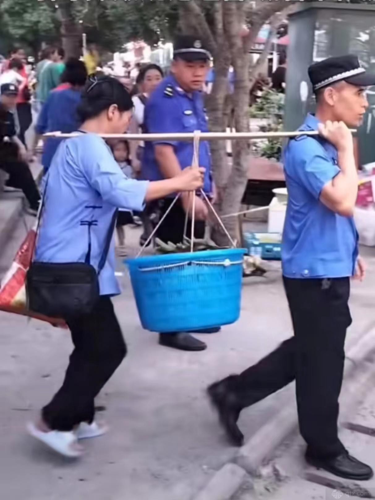 村超场外温暖