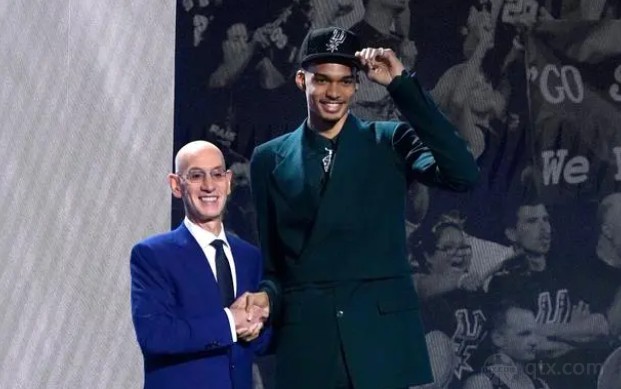 文班亚马当选NBA状元