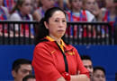 赛后采访中国女篮主教练，确保奥运参赛资格，争取更好成绩